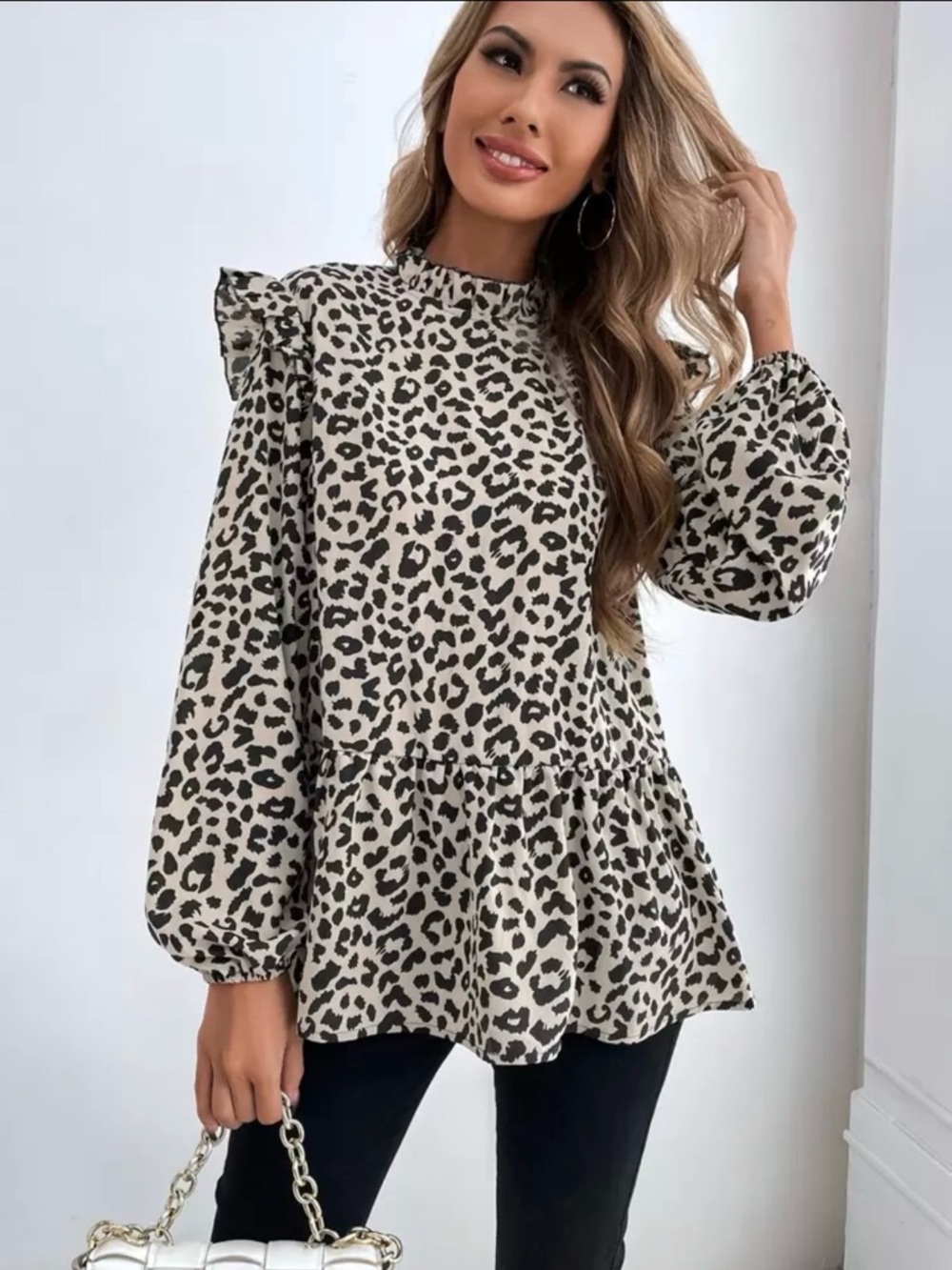 LIKE NEW SHEIN LUNE Leopard Bishop Sleeve Ruffle Hem Blouse - Sz Large (8/10)